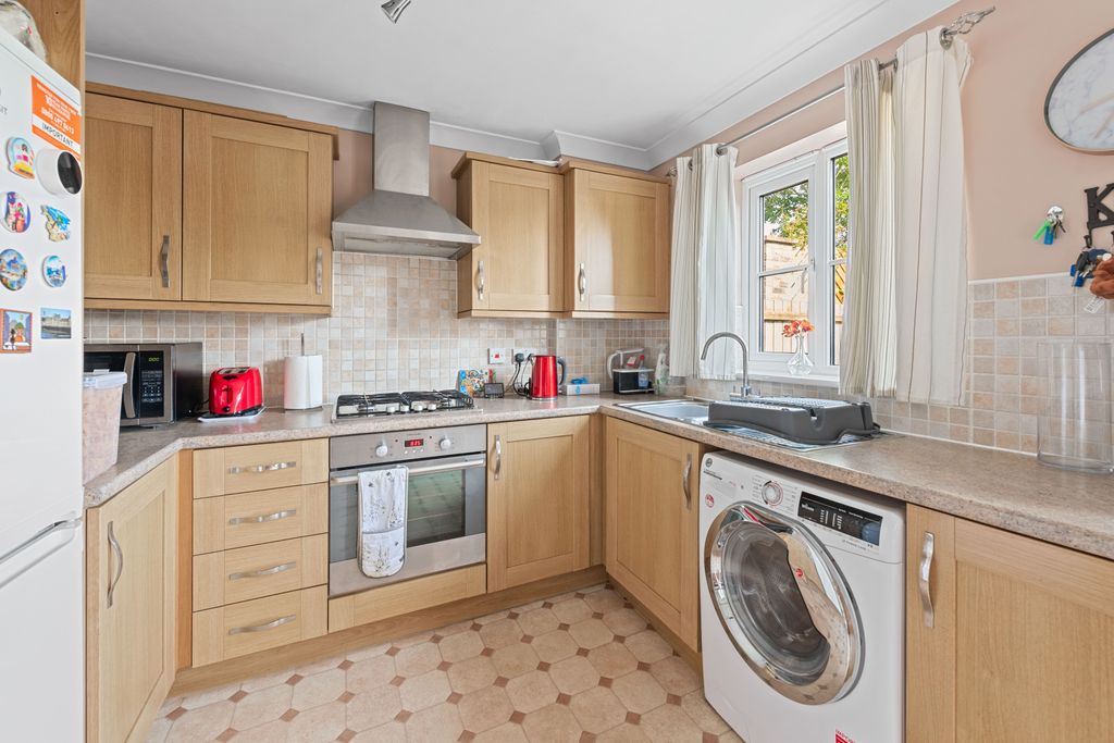 Property photo 3 of 19