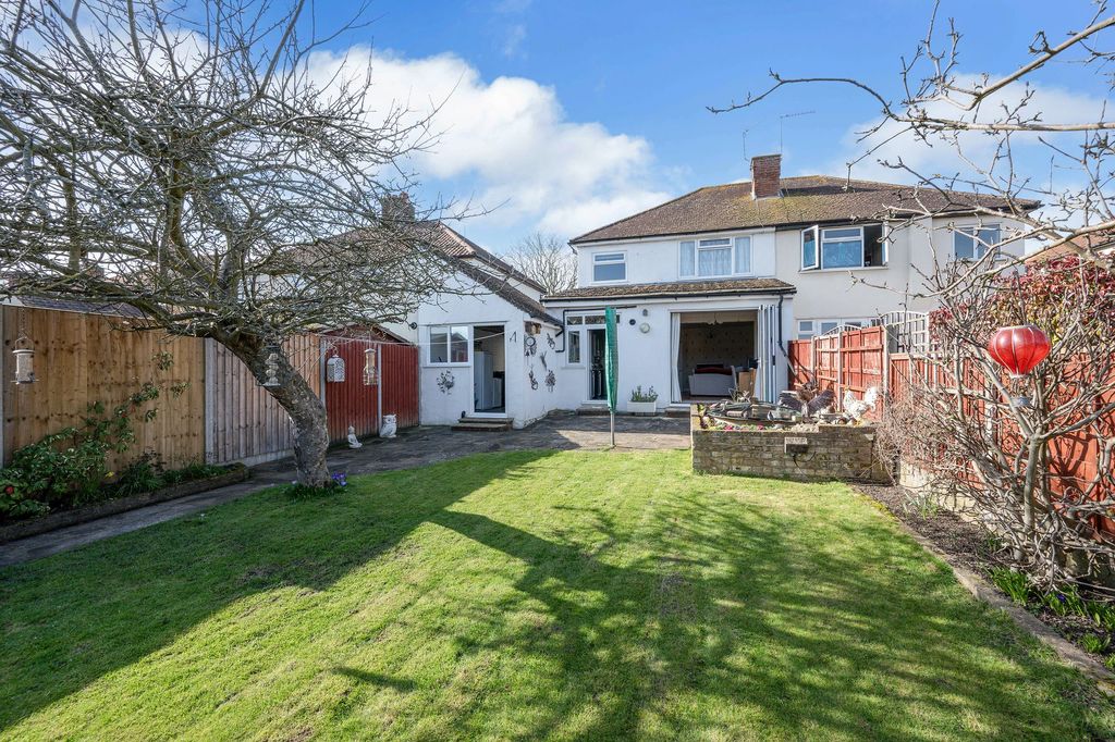 Property photo 2 of 11