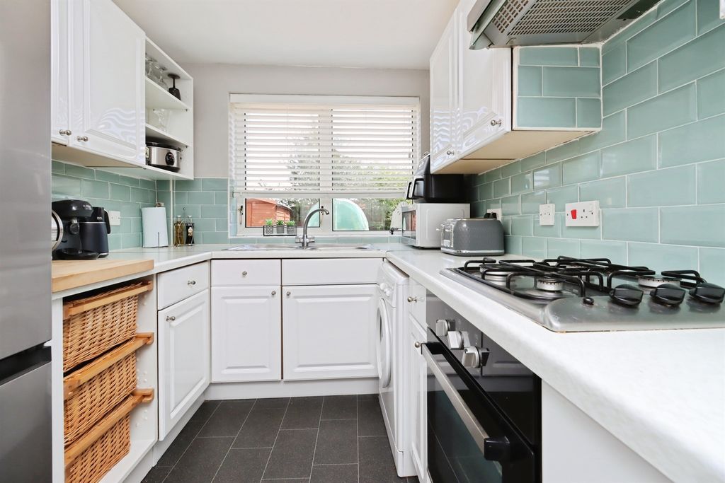 Property photo 2 of 17