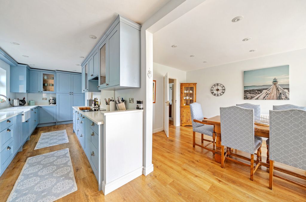 Property photo 2 of 23 1466117-12-6A188c...