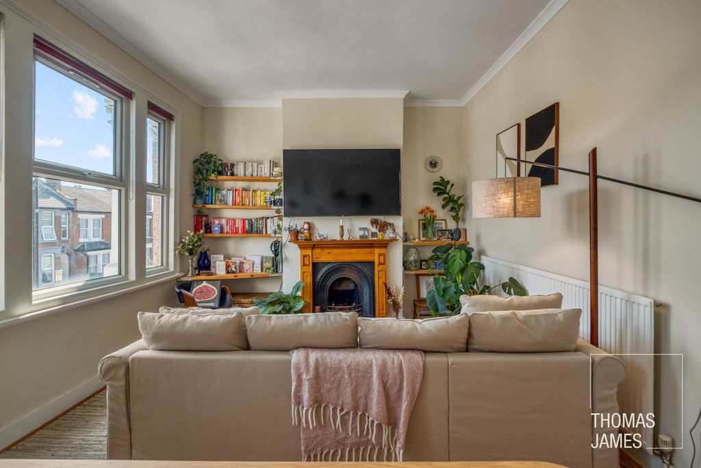 Property photo 3 of 20