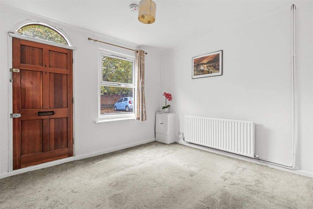 Property photo 3 of 13 64 Temple End, Hp13 5Ds-6.Jpg