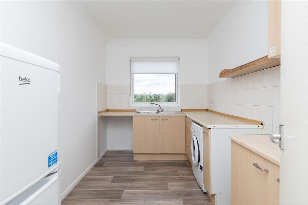 Property photo 2 of 12 Kitchen