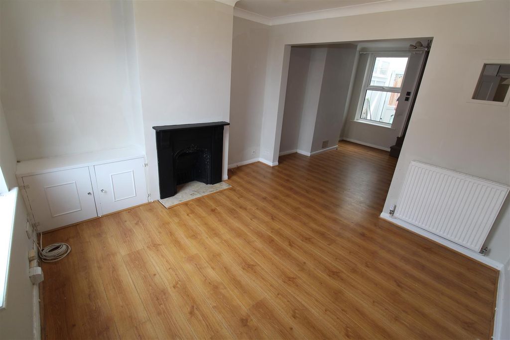 Property photo 2 of 10 Lounge.Jpg