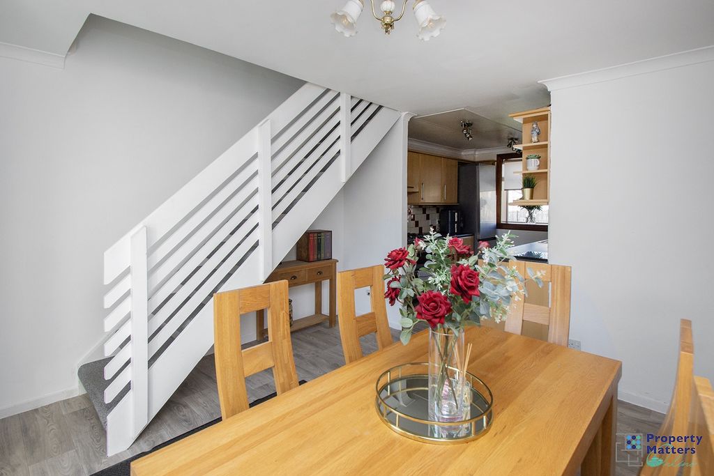 Property photo 3 of 19 Dining Room