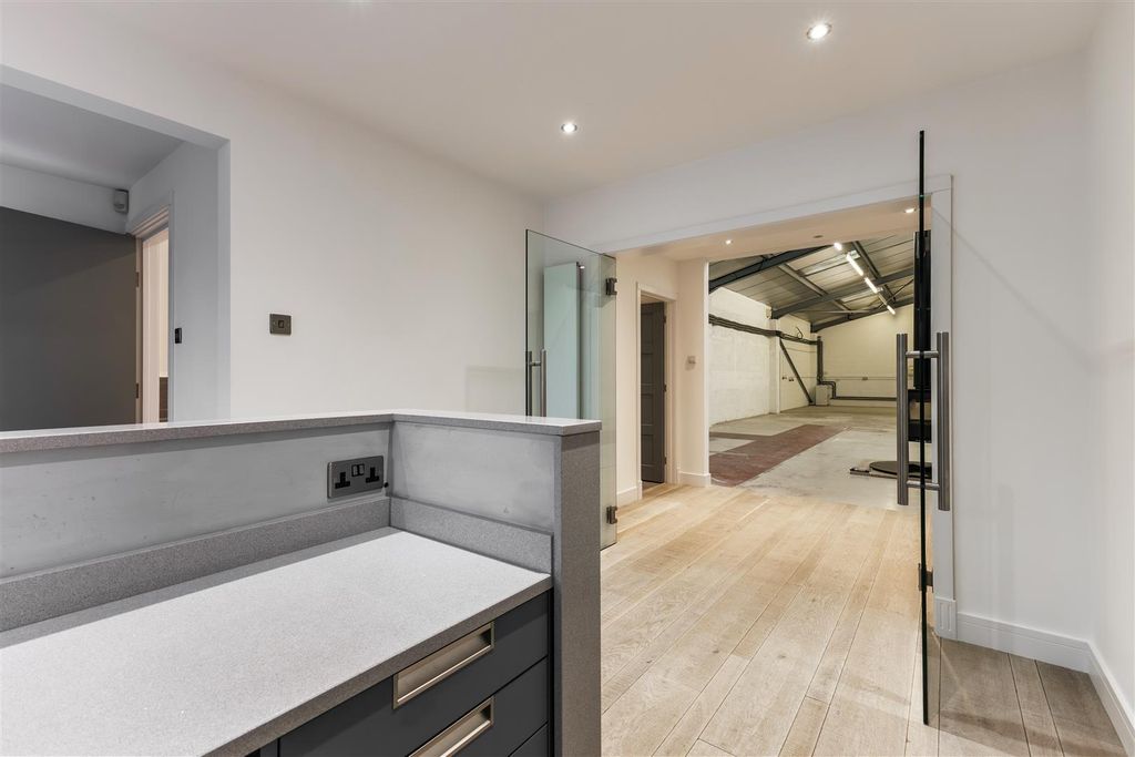 Property photo 3 of 22 6R1A9341.Jpg