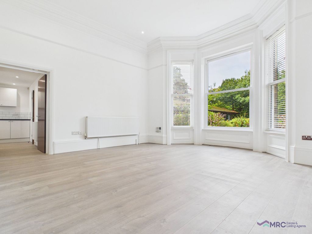 Property photo 1 of 17 Luxury 1 Bedroom Flat For Rent