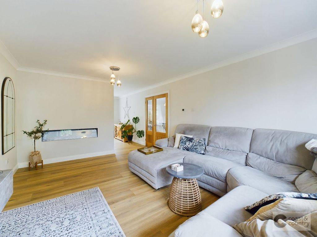 Property photo 2 of 30