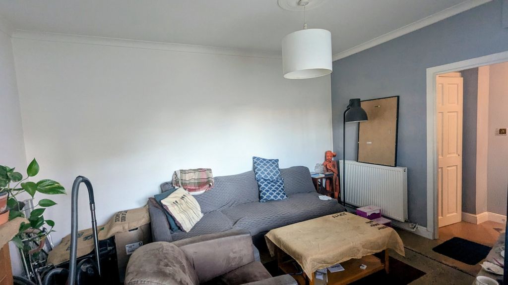 Property photo 3 of 9 1000042088