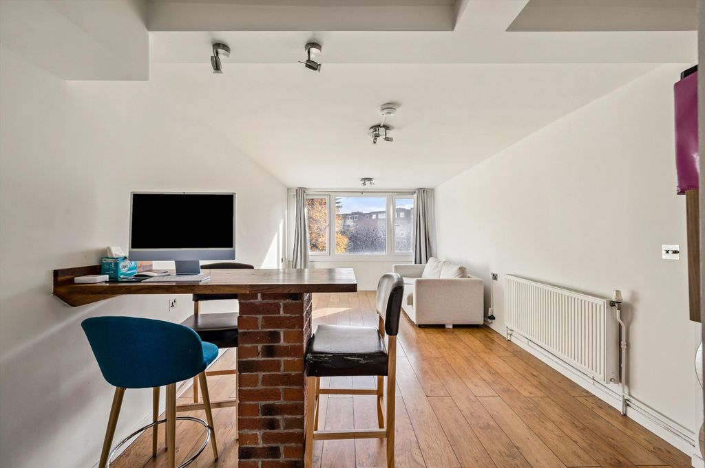 Property photo 2 of 11 Image