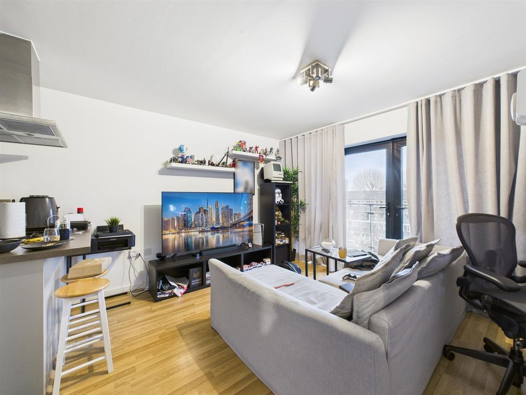 Property photo 2 of 10 Cam04237G0-Pr0240-Still001.Jpg