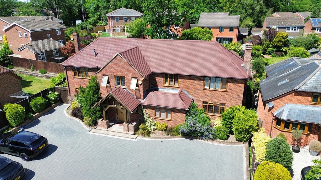 Additional image 23 of 6 bed detached house for saleBeehive Lane, Binfield, Bracknell, Berkshire RG12