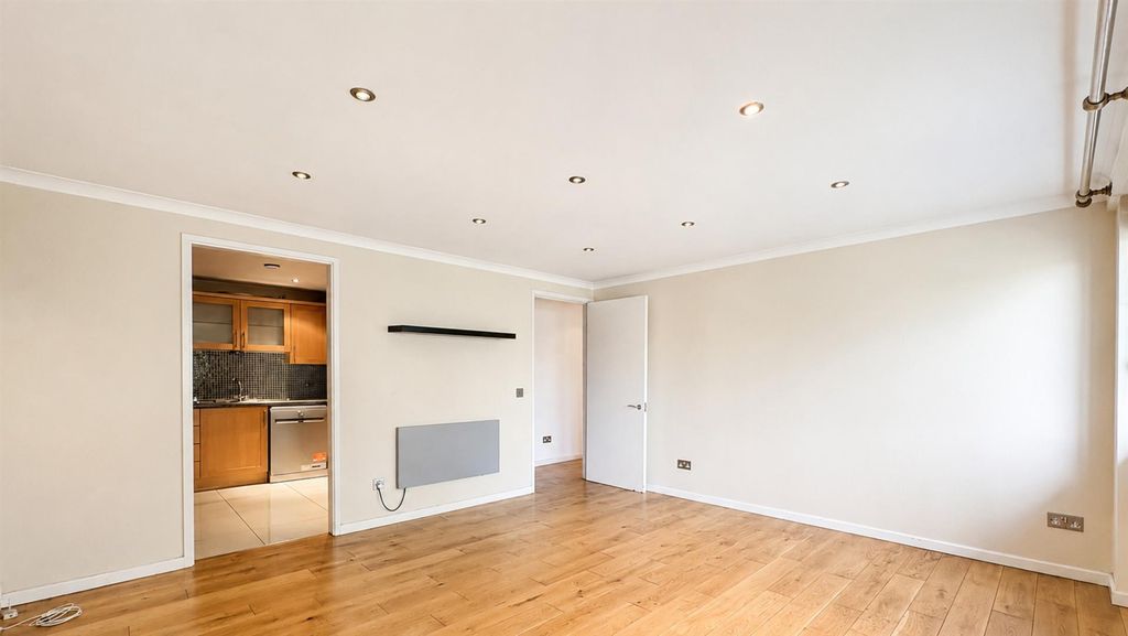 Property photo 1 of 19 31 Savoy Court 11.Jpg