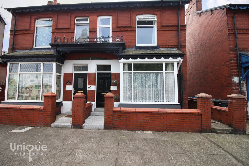 Property photo 1 of 33