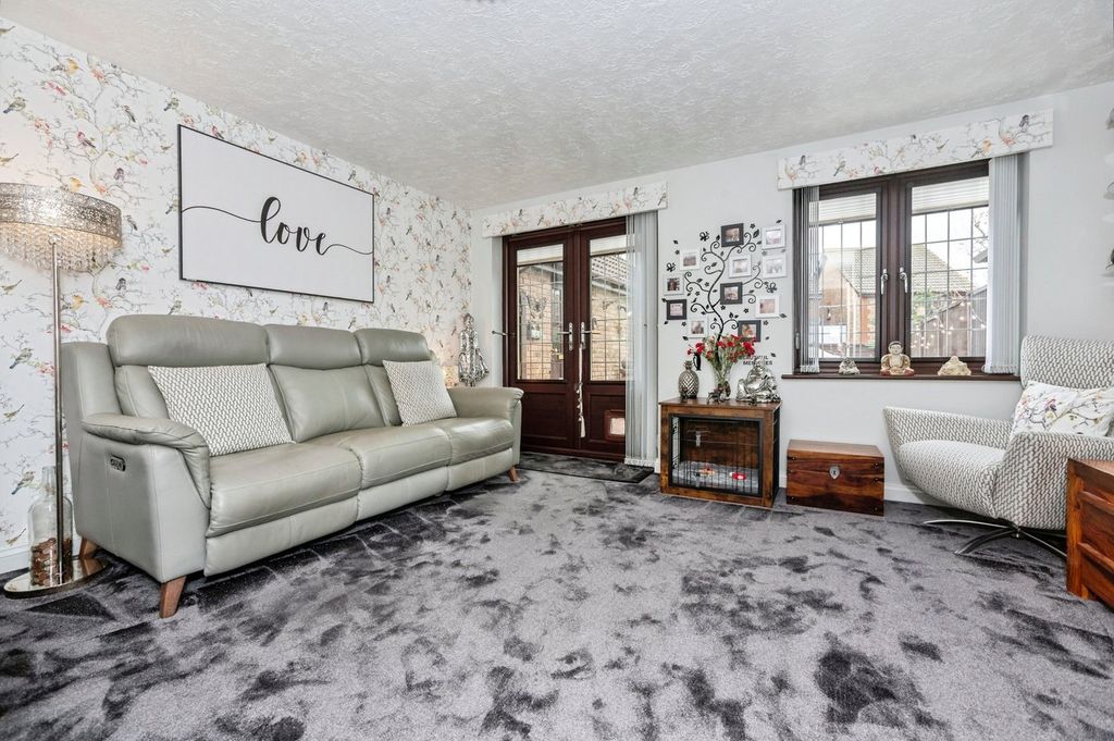 Property photo 3 of 20