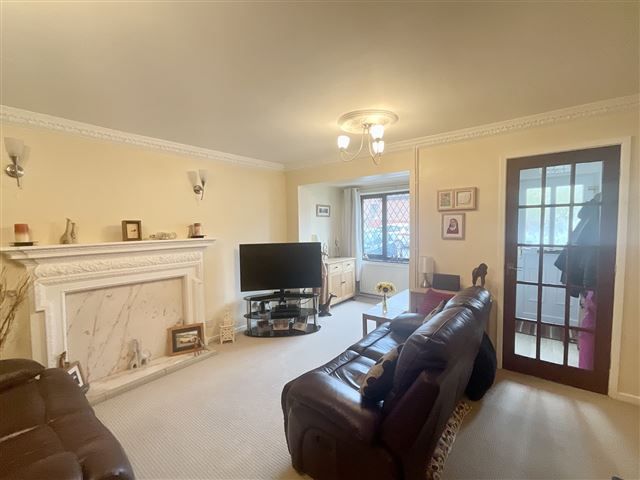Property photo 2 of 13 Lounge