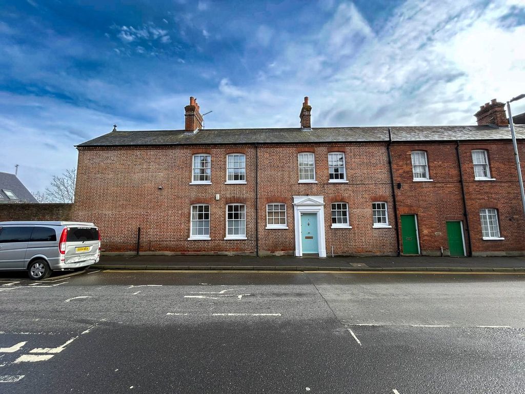 Property photo 2 of 19