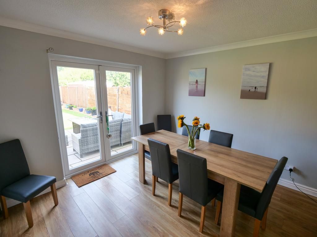 Property photo 3 of 14 Dining Room