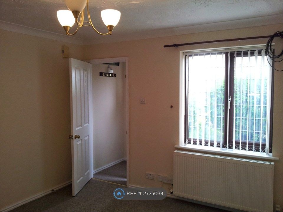 Property photo 3 of 7 Lounge