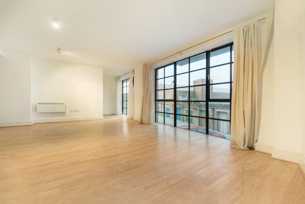 Property photo 2 of 5