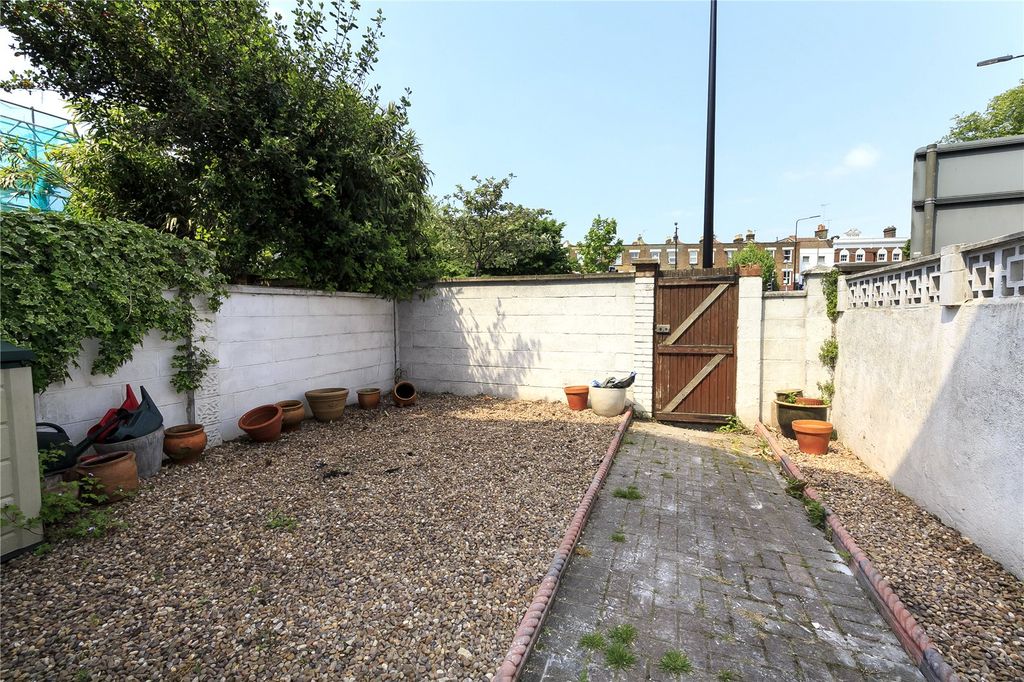 Property photo 3 of 8 Picture No. 09