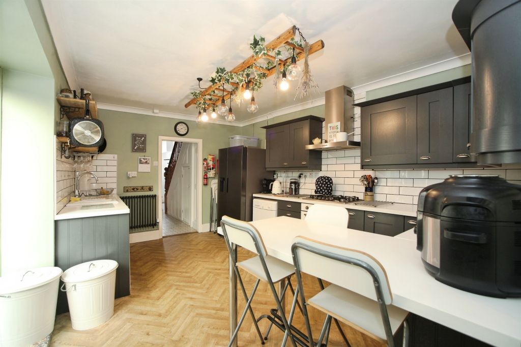 Property photo 3 of 25