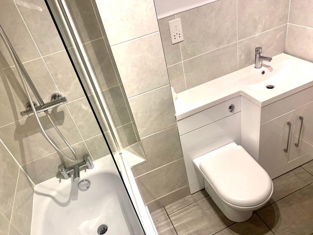 Property photo 2 of 4 Bathroom