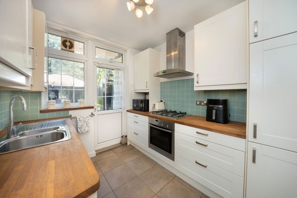 Property photo 3 of 7