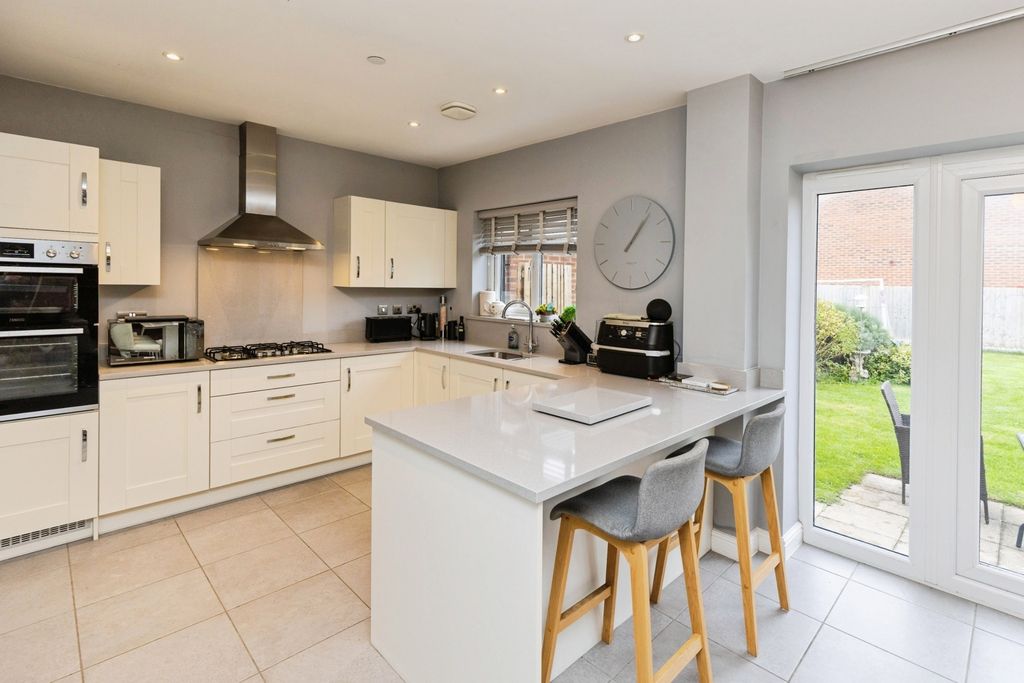 Property photo 2 of 24 Pbox-Img.Jpg