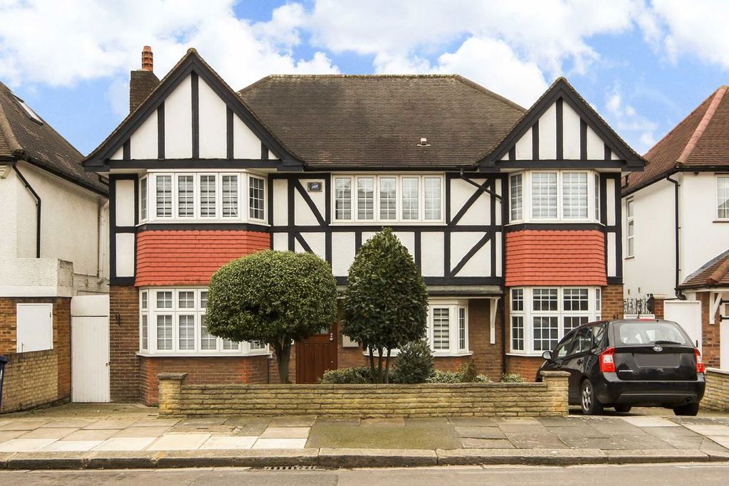 Property photo 1 of 9