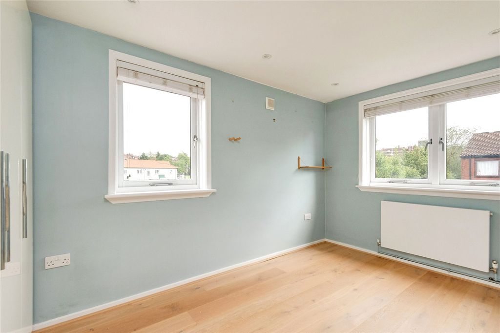 Property photo 3 of 15 Picture No. 30