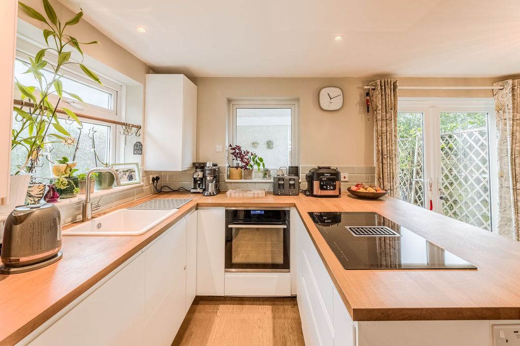 Property photo 3 of 30