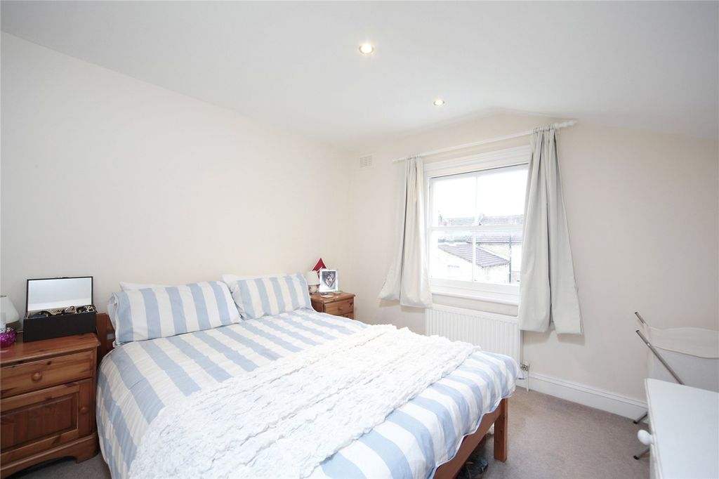 Property photo 3 of 7