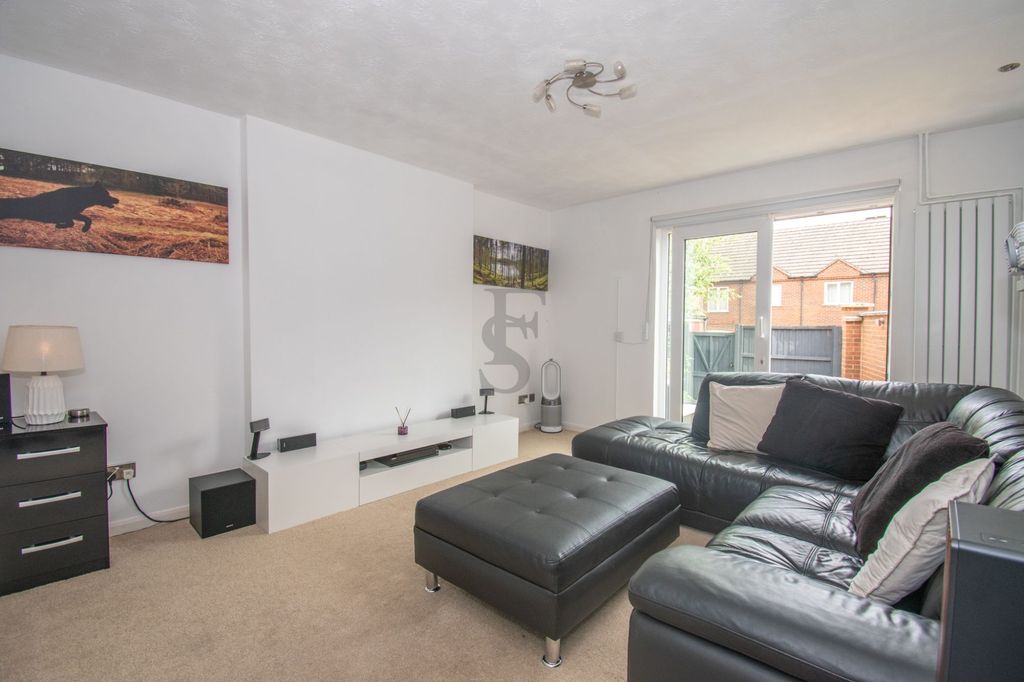 Property photo 2 of 13