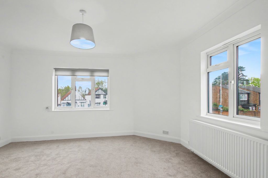 Property photo 3 of 7 3 Lounge.Jpg