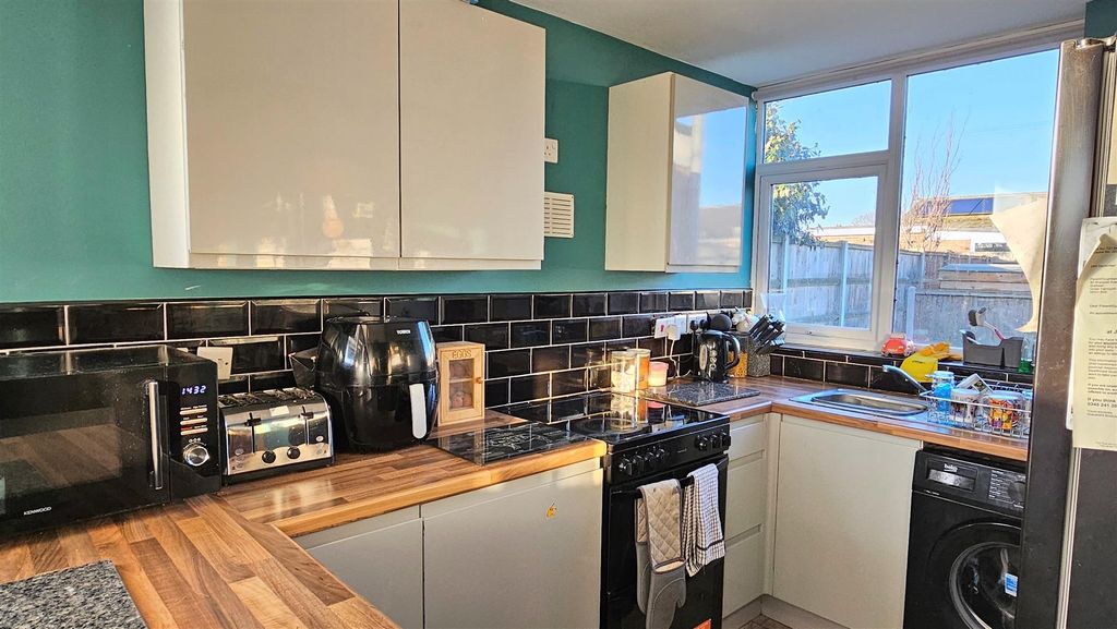 Property photo 2 of 15 Kitchen 1.Jpg