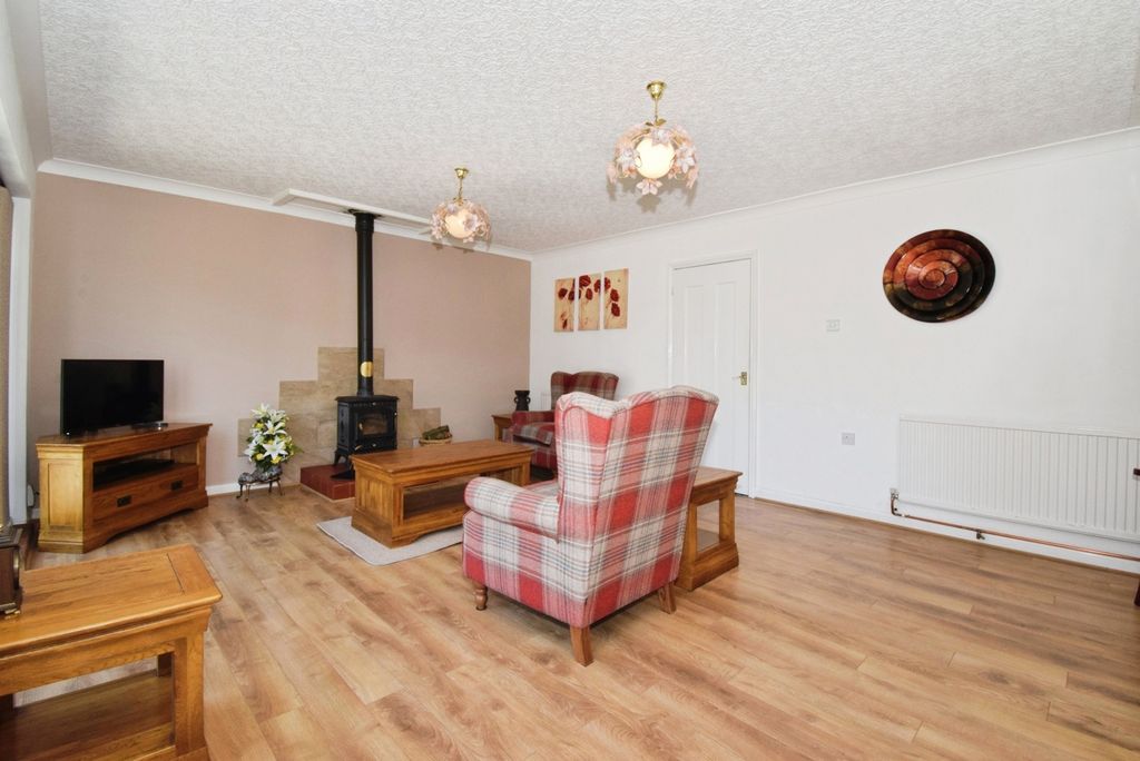 Property photo 3 of 17 Photo