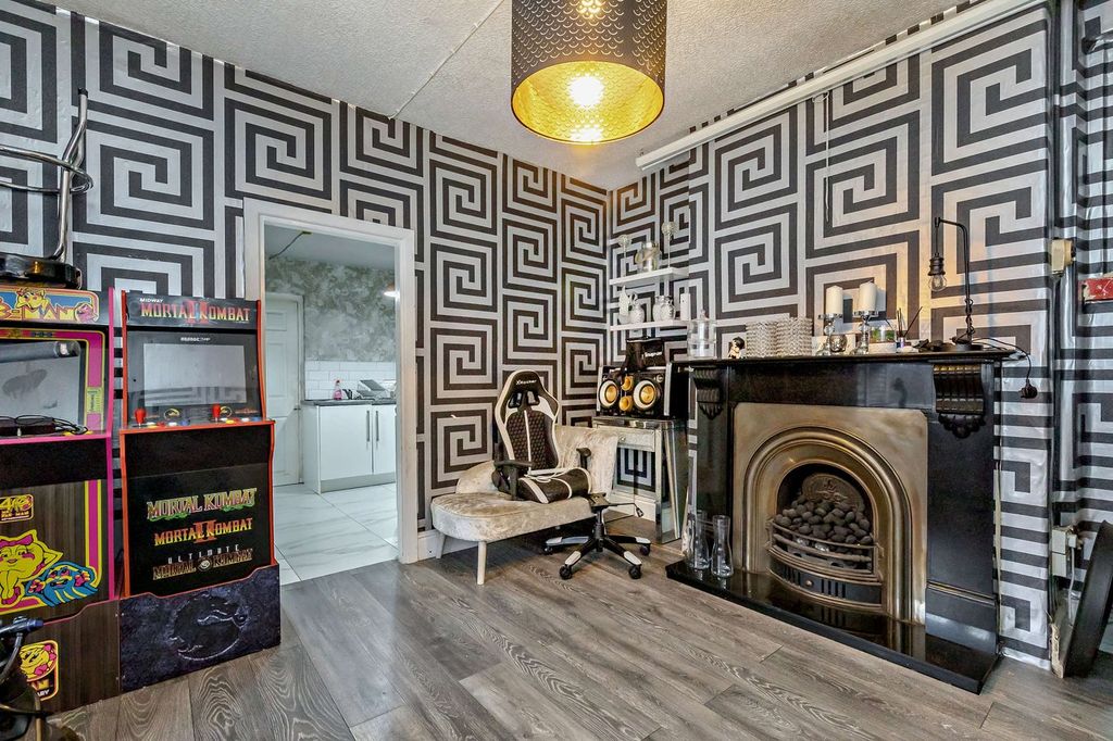 Property photo 3 of 22