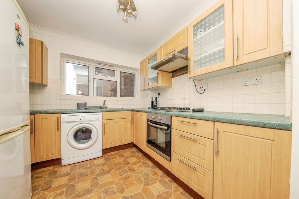 Property photo 3 of 16