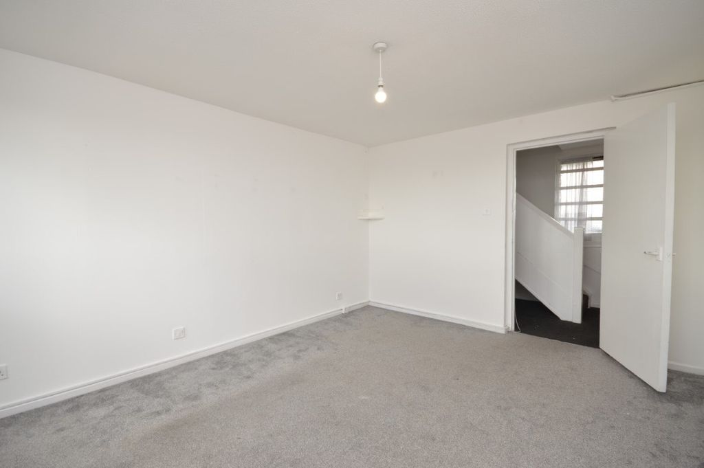 Property photo 3 of 12 Gallery