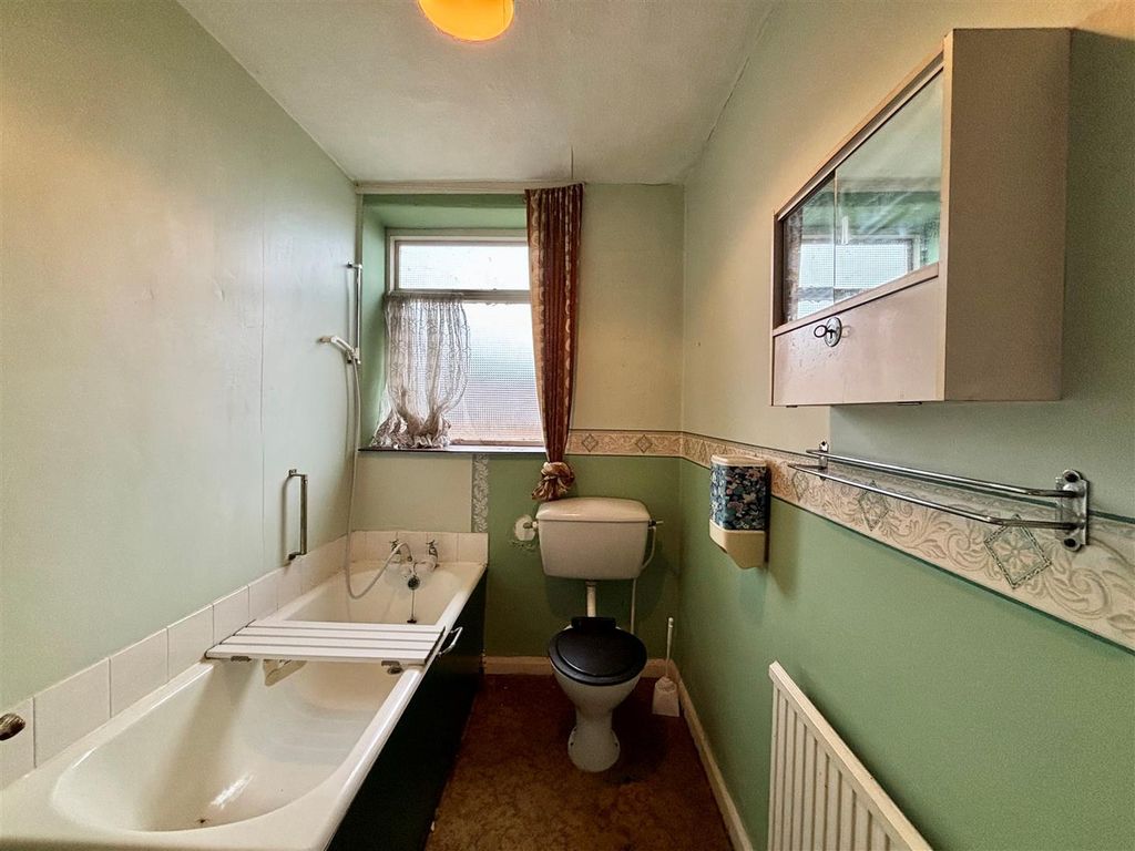 Property photo 3 of 10