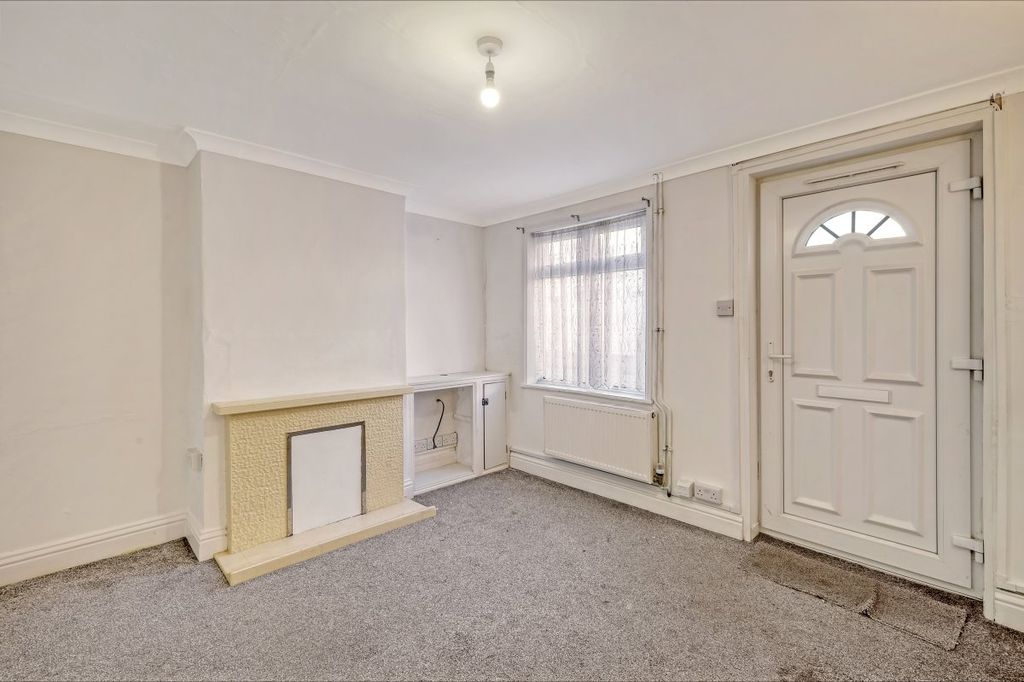 Property photo 3 of 16 Gallery