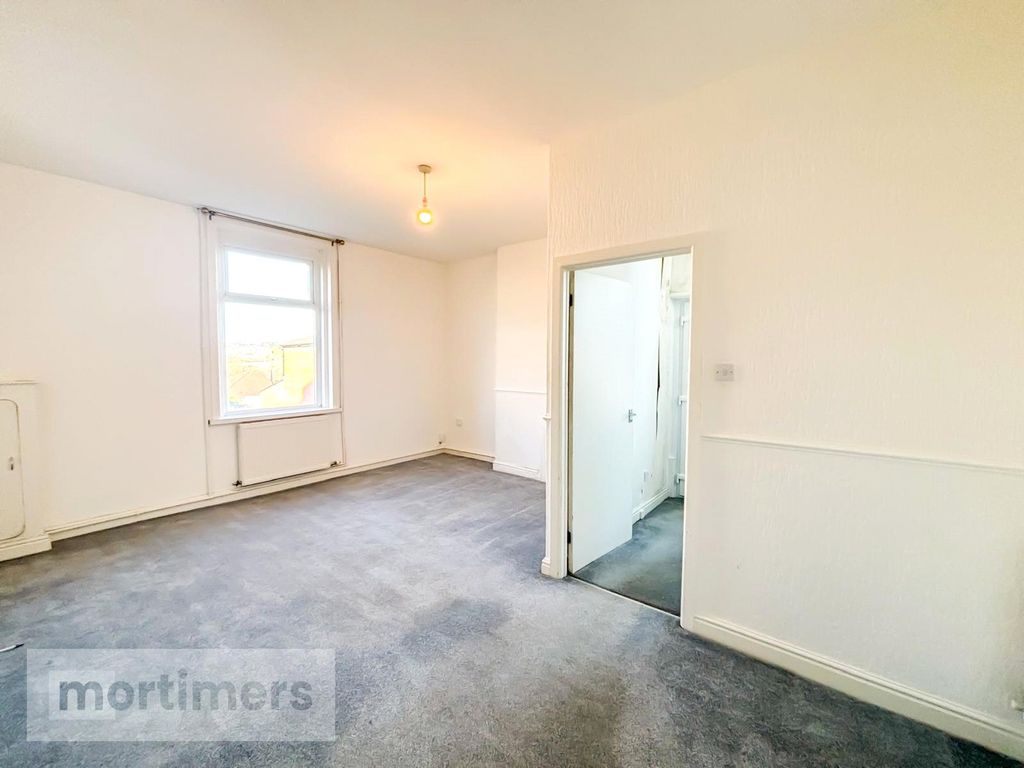 Property photo 2 of 12 Living Room