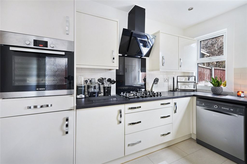 Property photo 3 of 18 Picture No. 02