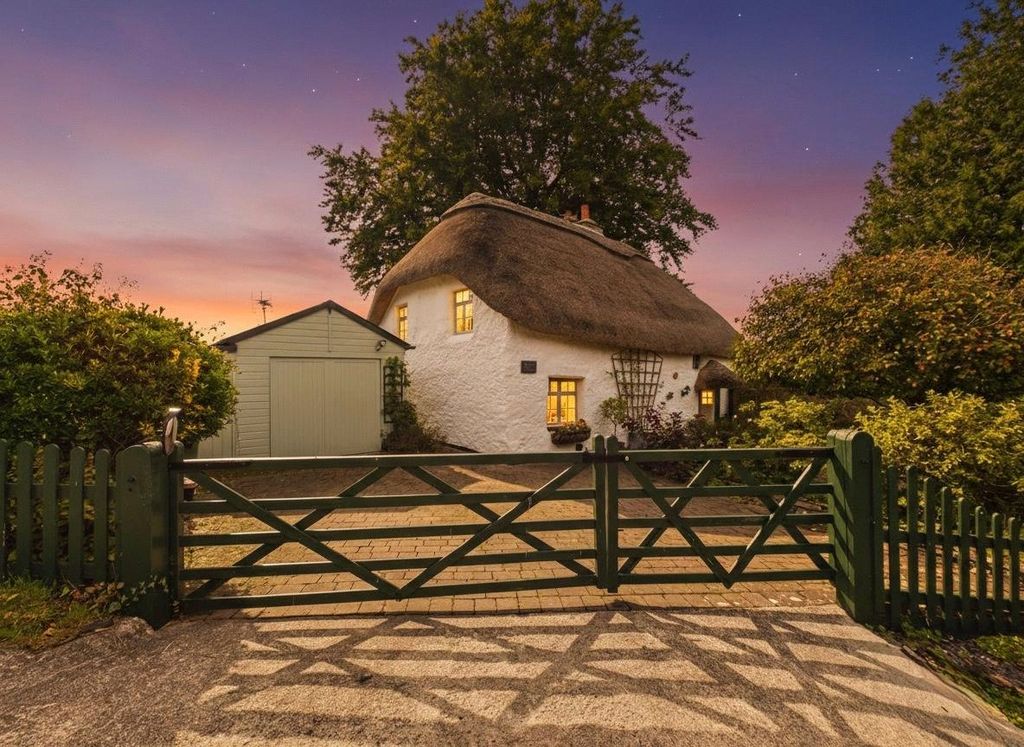 Property photo 1 of 21 Evening Shot