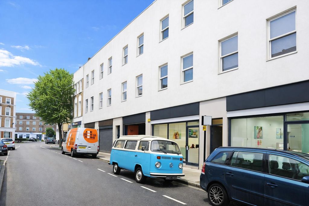 Property photo 2 of 8