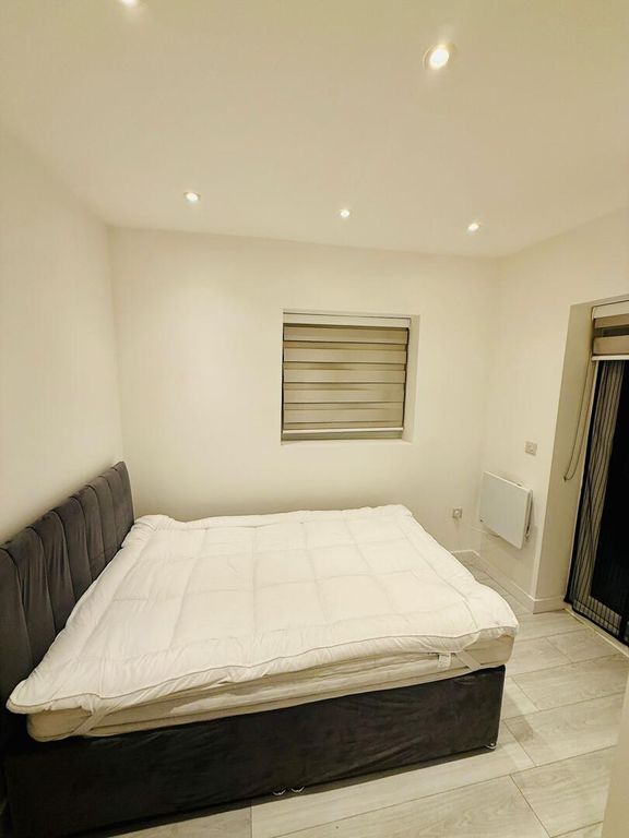 Property photo 1 of 10 Bedroom