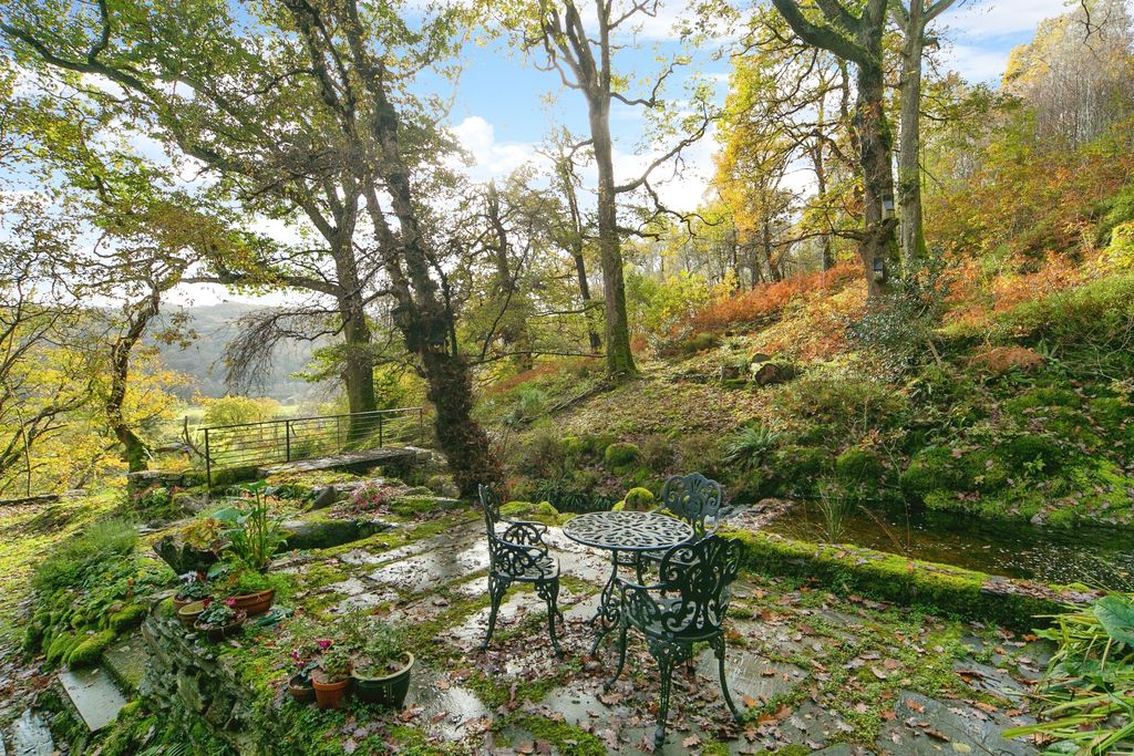 Property photo 2 of 21 Photography