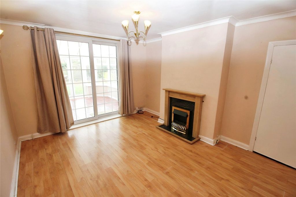 Property photo 3 of 12 Dr