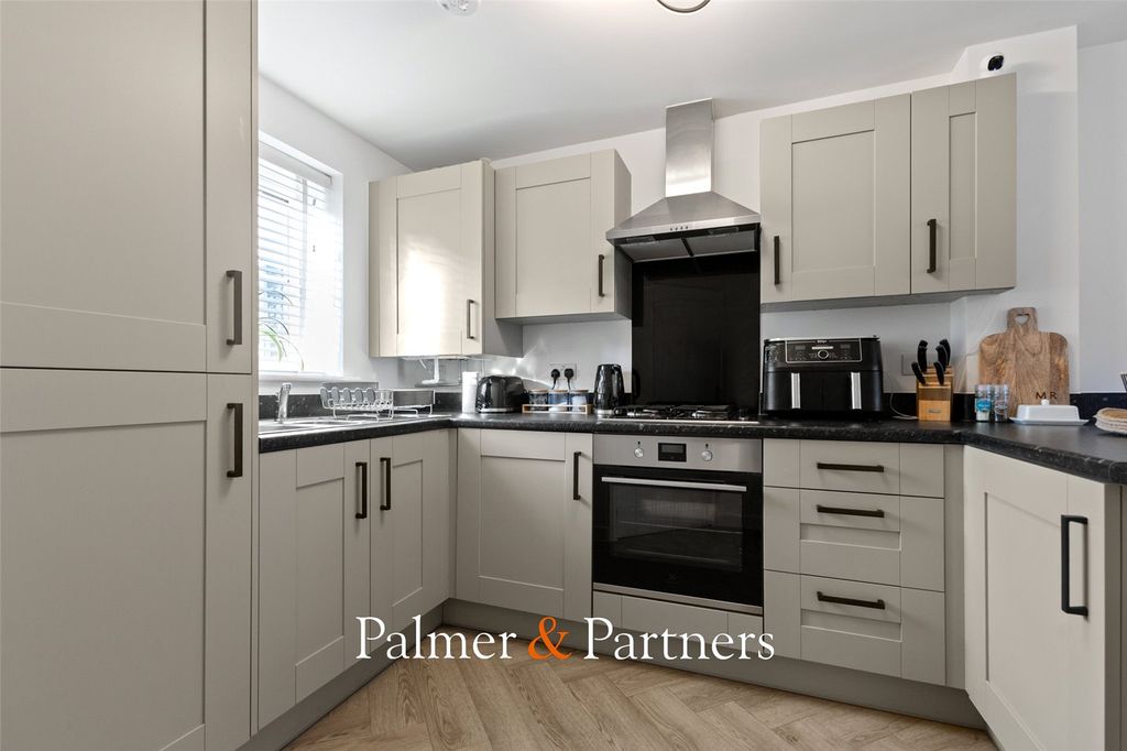 Property photo 3 of 22 Picture No. 08